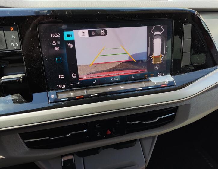 Volkswagen Multivan 13