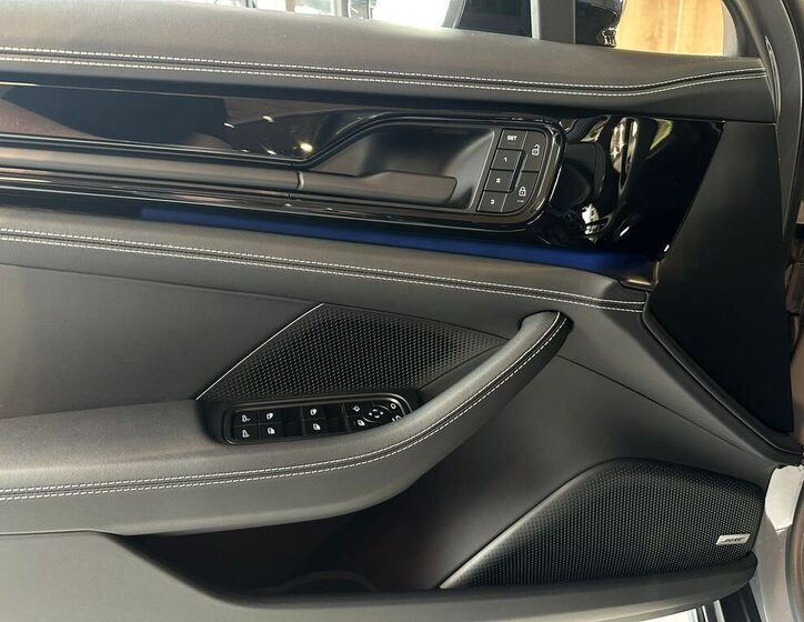 Porsche Panamera Sedan / Limuzína 4,0 l 368 kw