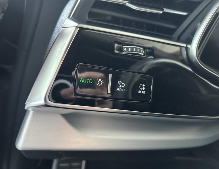 Audi Q8 SUV 3,0 l 250 kw