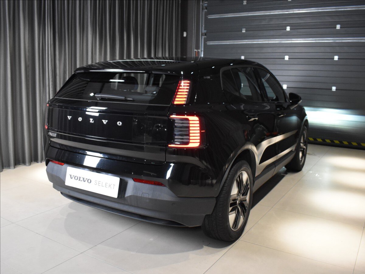 Volvo EX30 SUV / Terénní 0,0 200 kw
