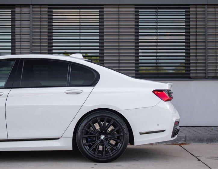 BMW Řada 7 Sedan 3,0 l 294 kw