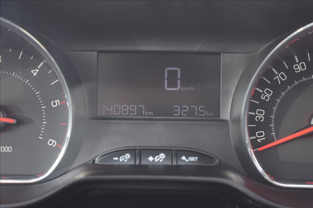 Peugeot 208 Hatchback 1,4 l 50 kw