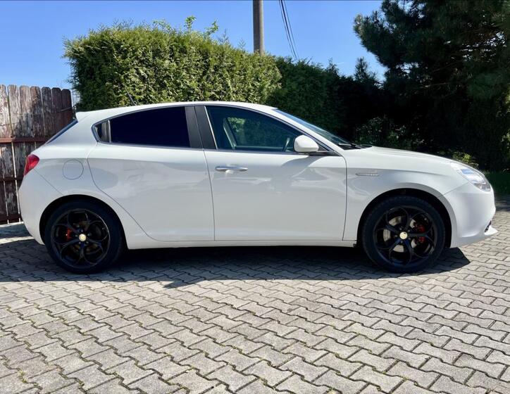 Alfa Romeo Giulietta 6