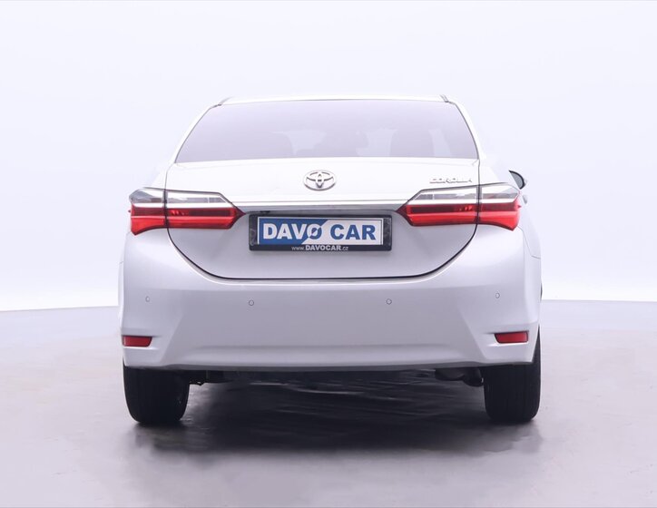 Toyota Corolla Sedan / Limuzína 1,6 l 97 kw