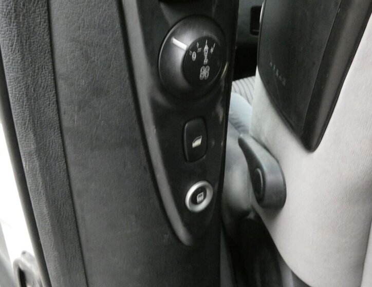 Peugeot 807 MPV 2,0 l 100 kw