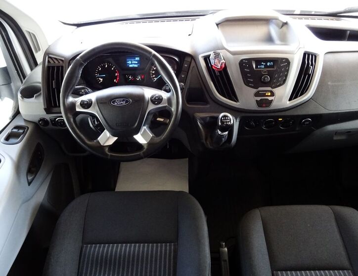 Ford Transit 7