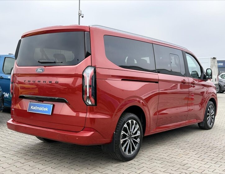 Ford Tourneo Custom Kombi 2,5 l 171 kw