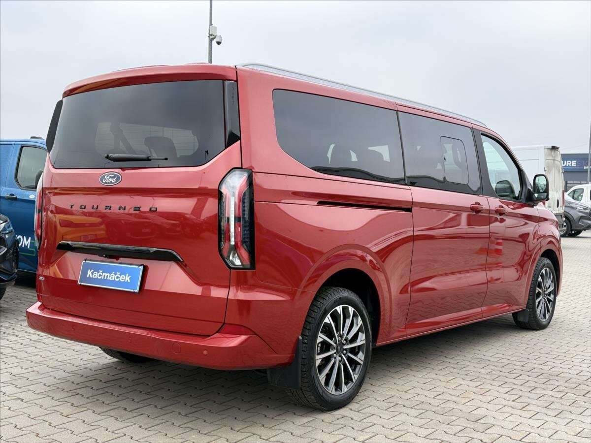 Ford Tourneo Custom Kombi 2,5 l 171 kw