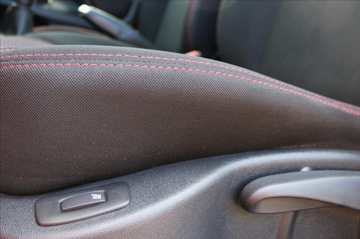 Renault Clio Hatchback 898,0 66 kw