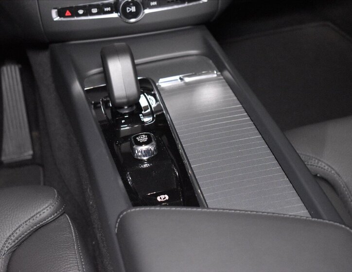 Volvo XC60 SUV / Terénní 2,0 l 145 kw