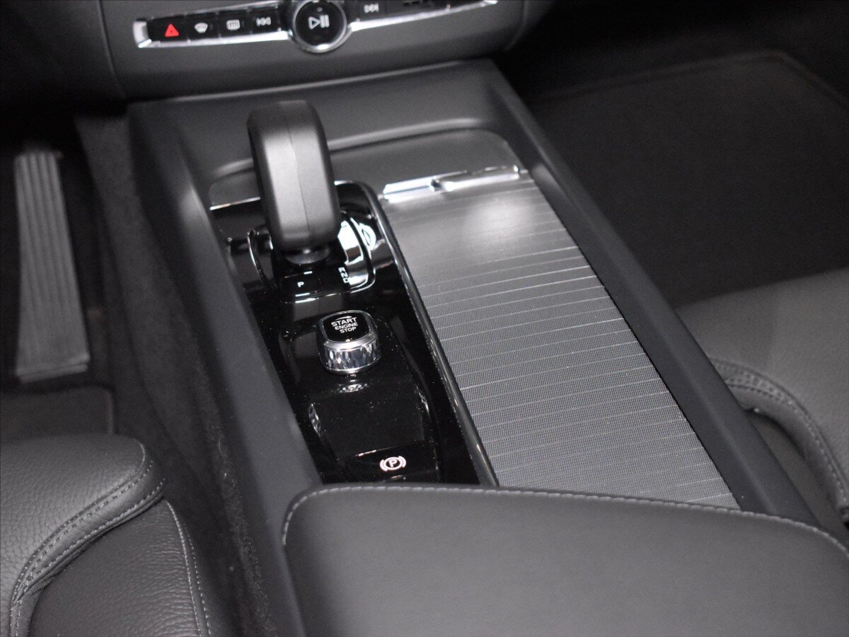 Volvo XC60 SUV / Terénní 2,0 l 145 kw