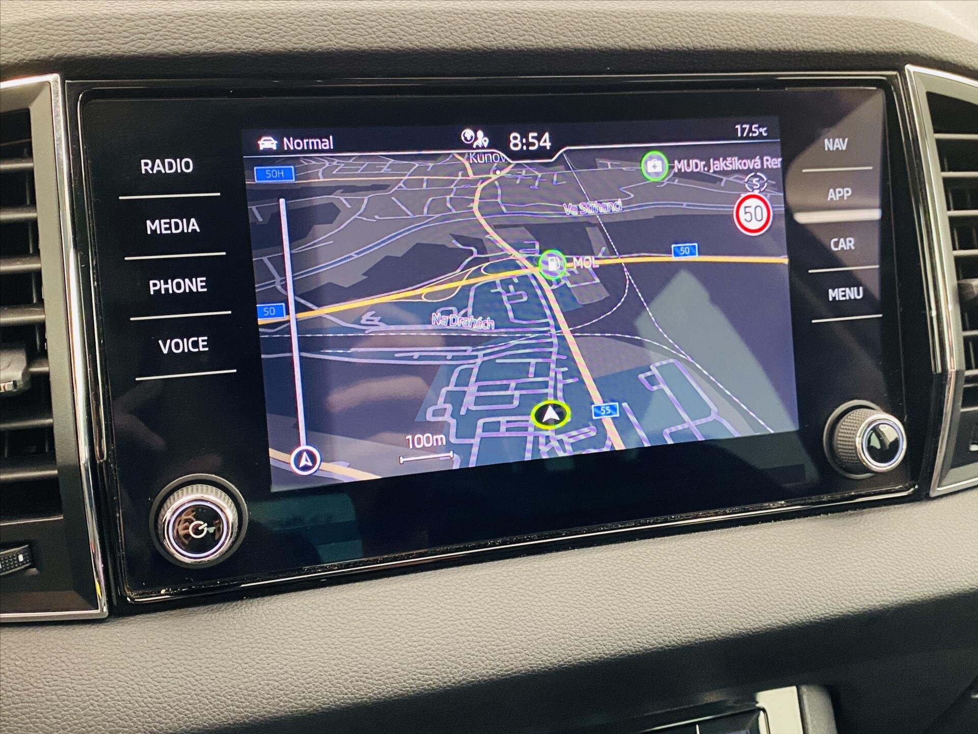 Škoda Karoq SUV / Terénní 1,5 l 110 kw