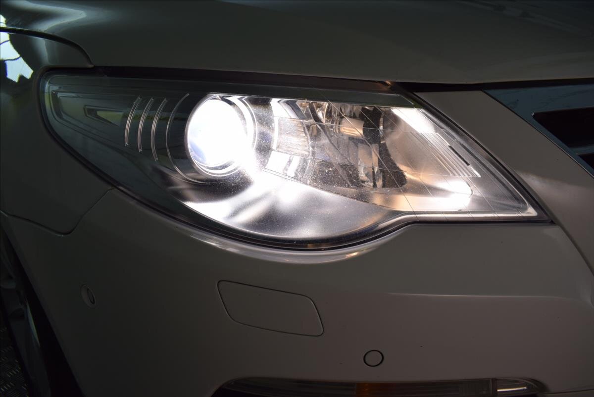 Volkswagen Passat CC Sedan 2,0 l 105 kw