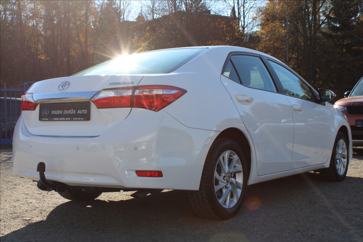 Toyota Corolla Sedan / Limuzína 1,6 l 97 kw