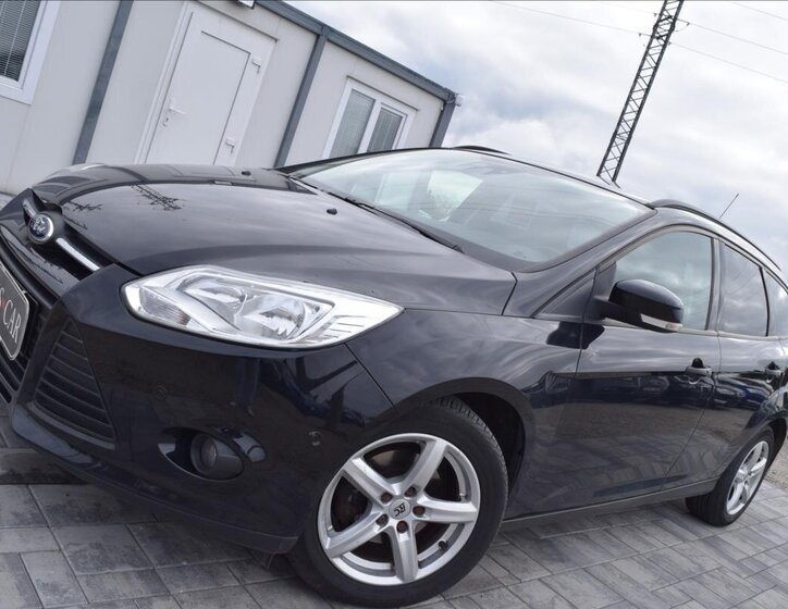 Ford Focus Kombi 998,0 92 kw