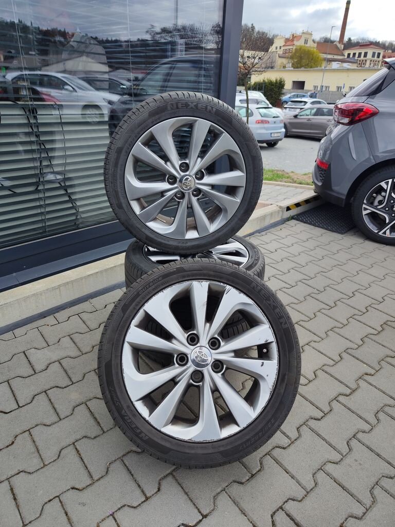 Toyota Auris Kombi 1,6 l 82 kw