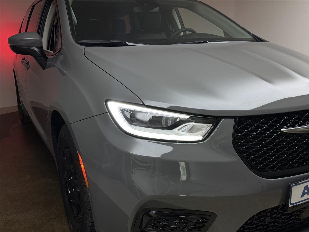 Chrysler Pacifica MPV 3,6 l 214 kw