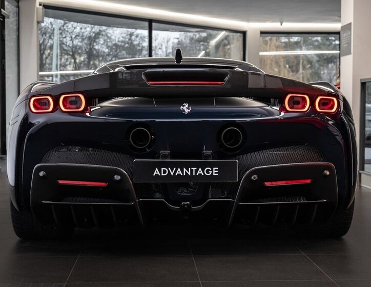 Ferrari SF90 Kupé 4,0 l 736 kw