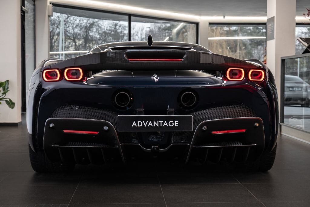 Ferrari SF90 Kupé 4,0 l 736 kw