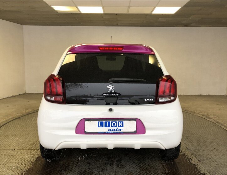 Peugeot 108 6