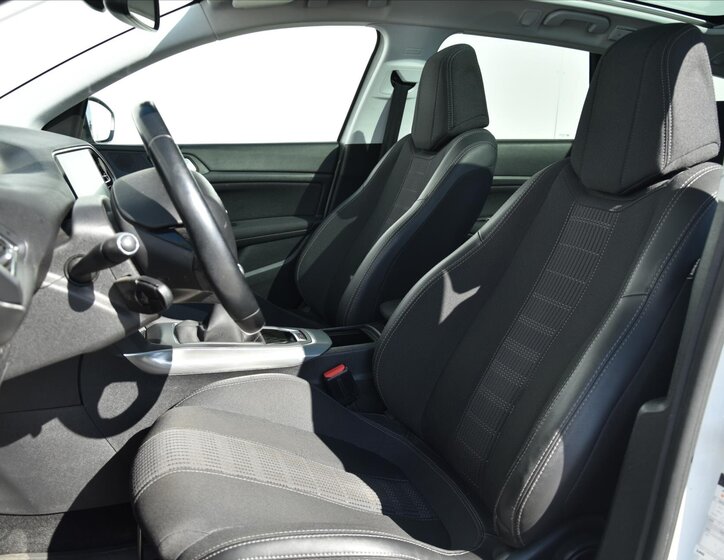 Peugeot 308 Kombi 1,5 l 96 kw