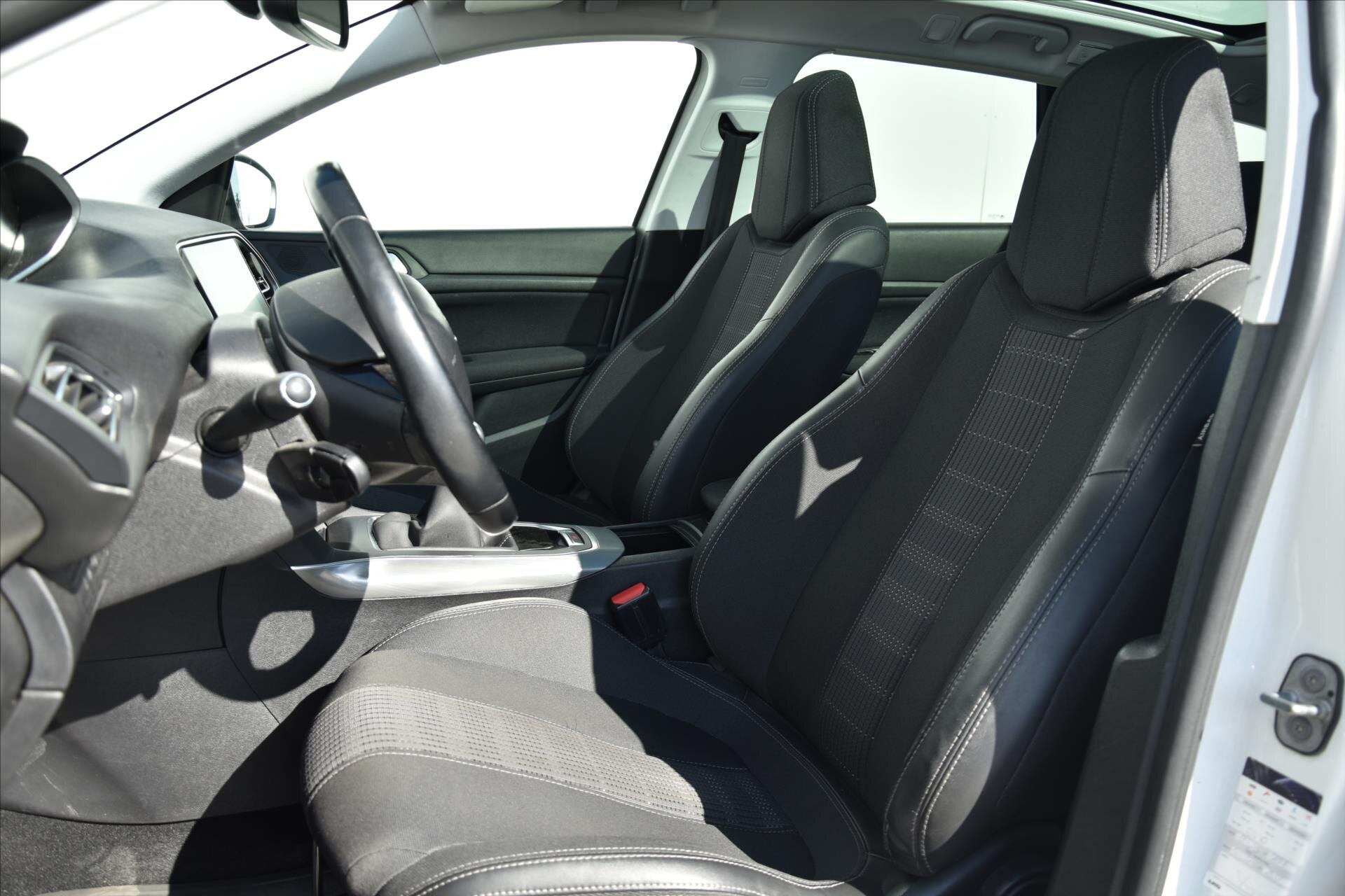 Peugeot 308 Kombi 1,5 l 96 kw