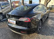 Tesla Model 3 Sedan / Limuzína 0,0 239 kw