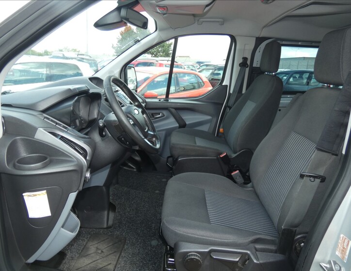 Ford Transit Custom 8