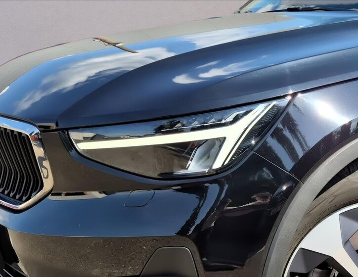 Volvo XC40 SUV / Terénní 2,0 l 120 kw