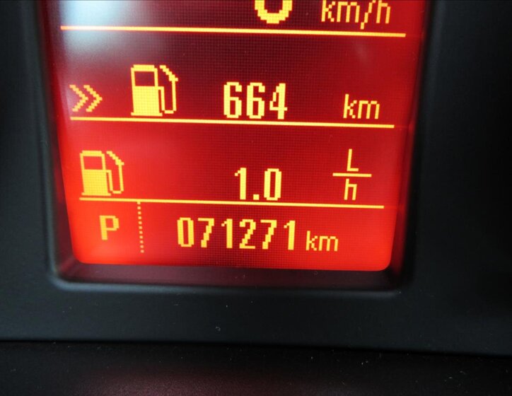 Opel Insignia Sedan / Limuzína 2,0 l 118 kw