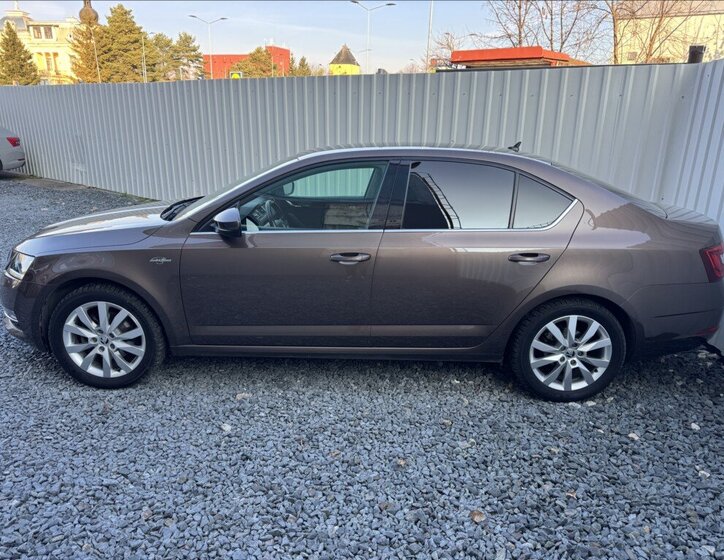 Škoda Octavia Sedan / Limuzína 2,0 l 110 kw