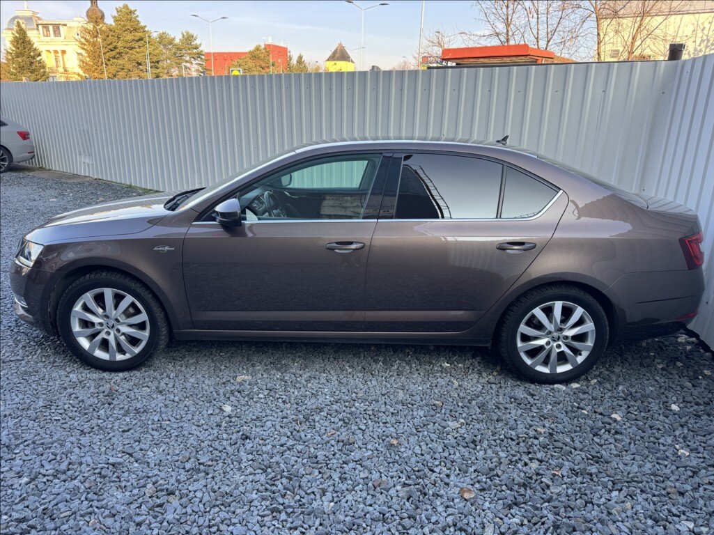 Škoda Octavia Sedan / Limuzína 2,0 l 110 kw