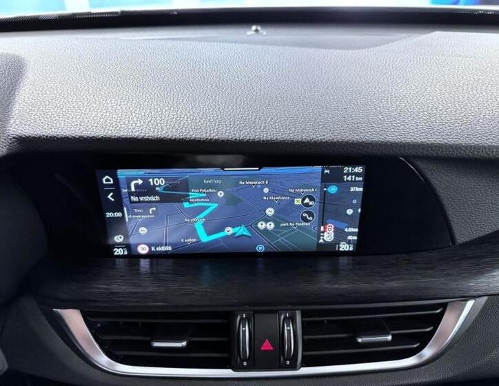 Alfa Romeo Stelvio 10