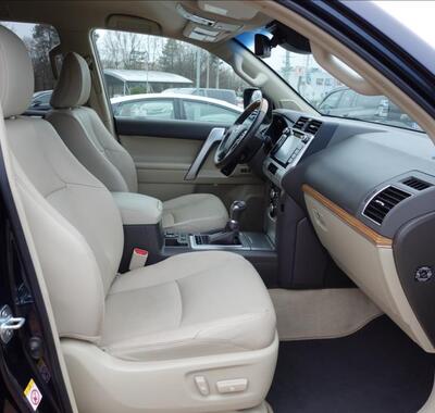 Toyota Land Cruiser 12