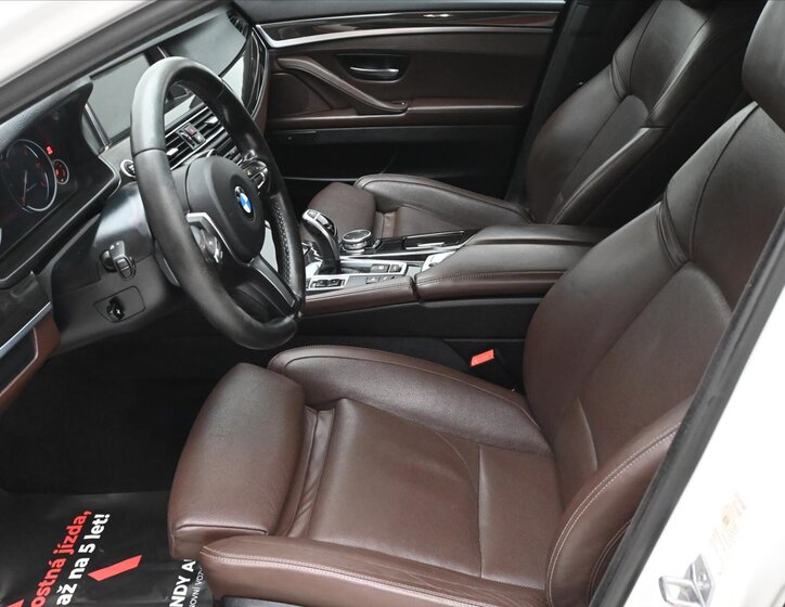 BMW Řada 5 Kombi 3,0 l 190 kw