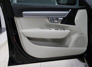 Volvo S90 Sedan / Limuzína 2,0 l 173 kw