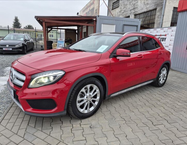 Mercedes-Benz GLA SUV / Terénní 1,6 l 115 kw