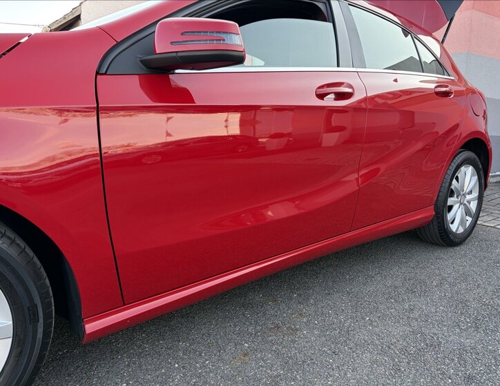 Mercedes-Benz Třídy A Hatchback 1,6 l 90 kw