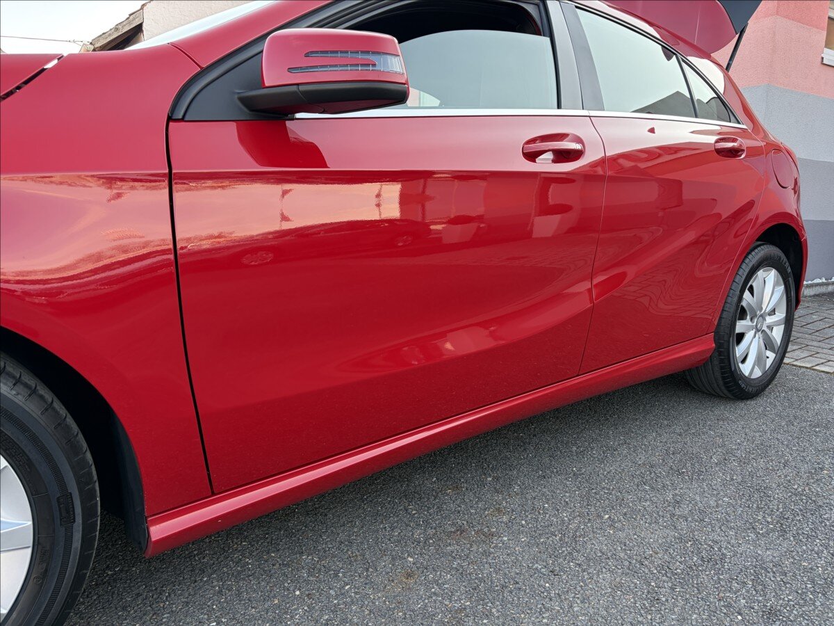 Mercedes-Benz Třídy A Hatchback 1,6 l 90 kw