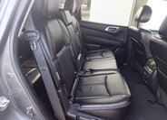 Nissan Pathfinder SUV 3,5 l 212 kw