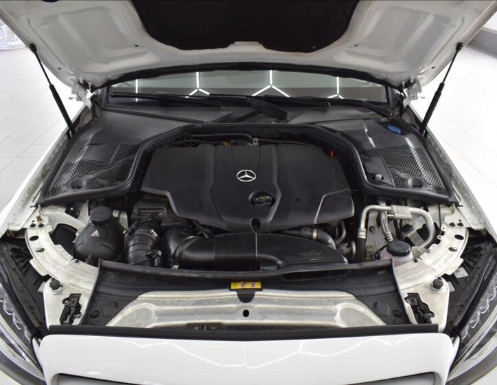 Mercedes-Benz Třídy C Sedan / Limuzína 2,1 l 125 kw