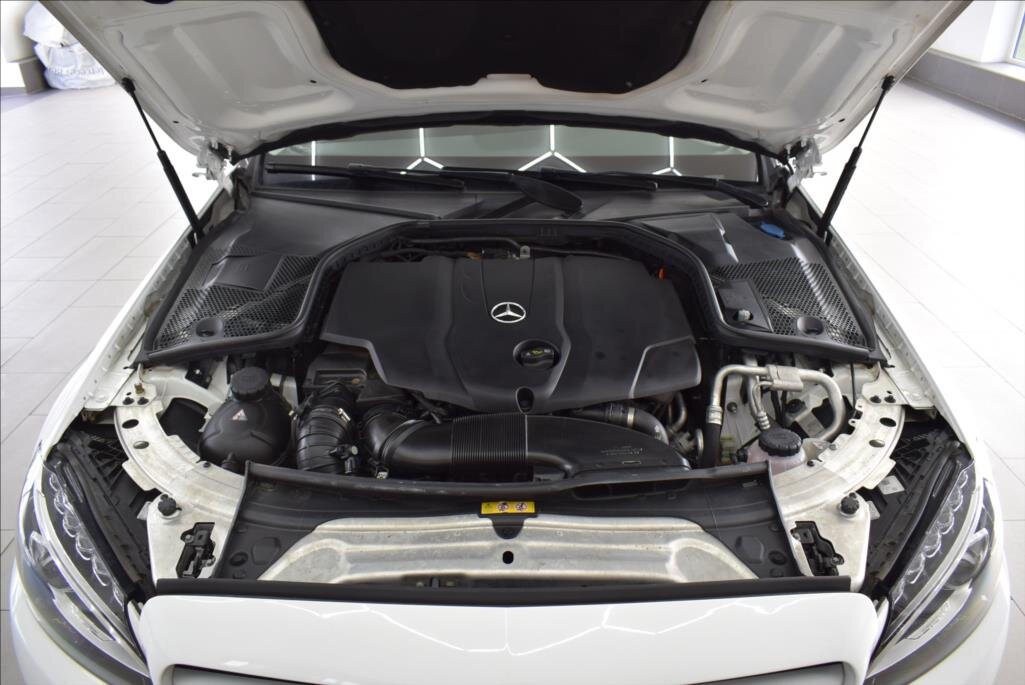Mercedes-Benz Třídy C Sedan / Limuzína 2,1 l 125 kw