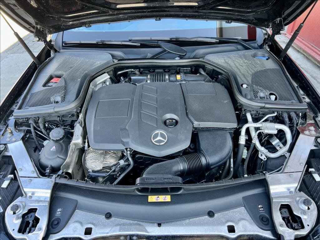 Mercedes-Benz Třídy E Kombi 2,0 l 143 kw