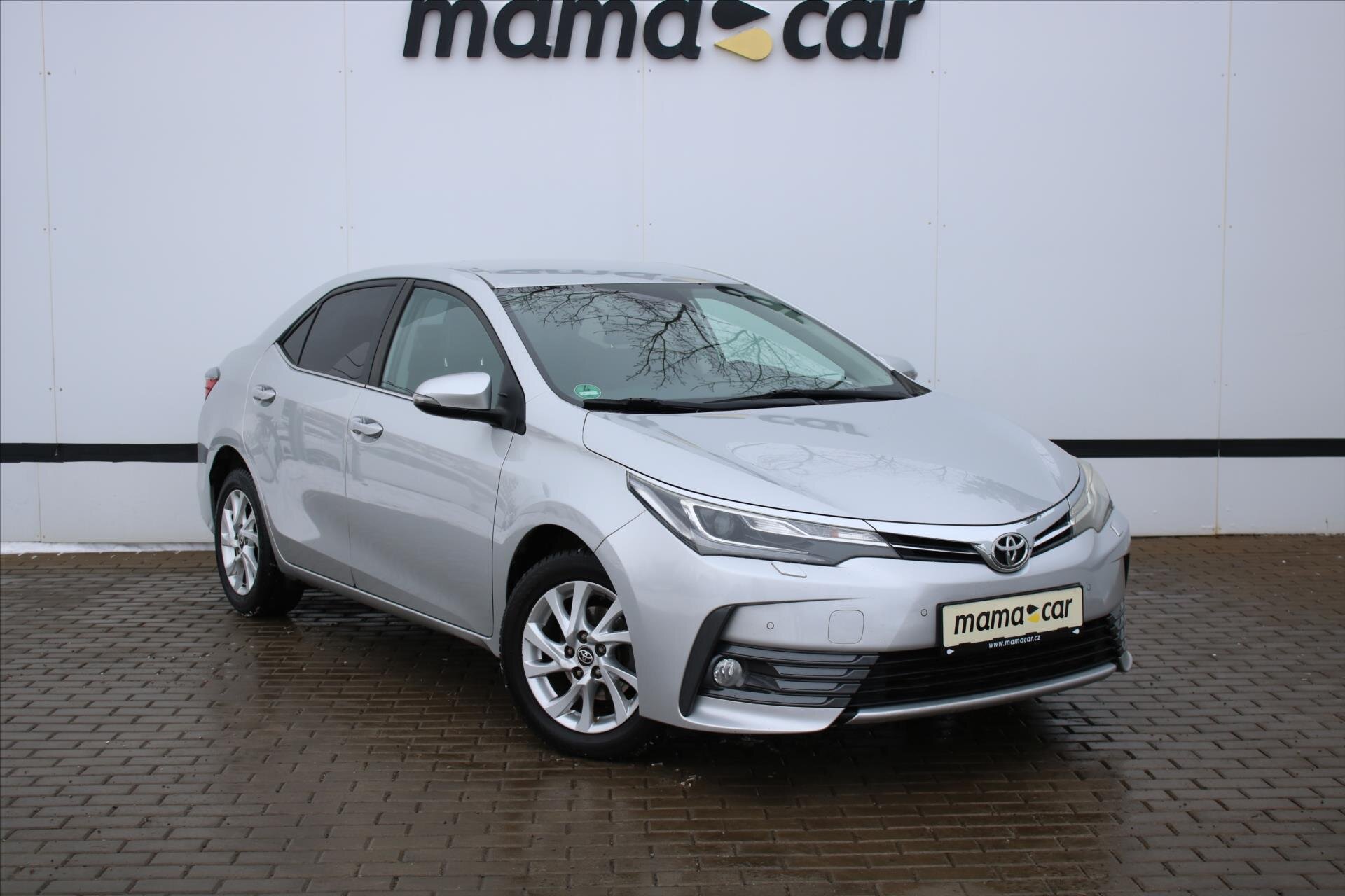 Toyota Corolla Sedan / Limuzína 1,6 l 97 kw