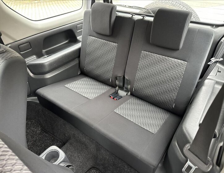 Suzuki Jimny SUV 1,3 l 63 kw