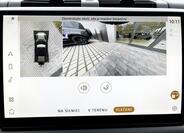 Land Rover Defender 26