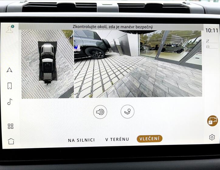 Land Rover Defender 26