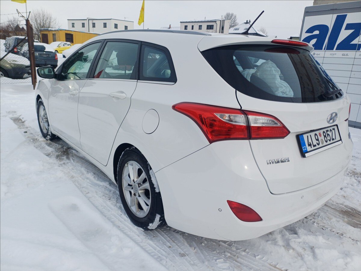 Hyundai i30 Kombi 1,6 l 81 kw