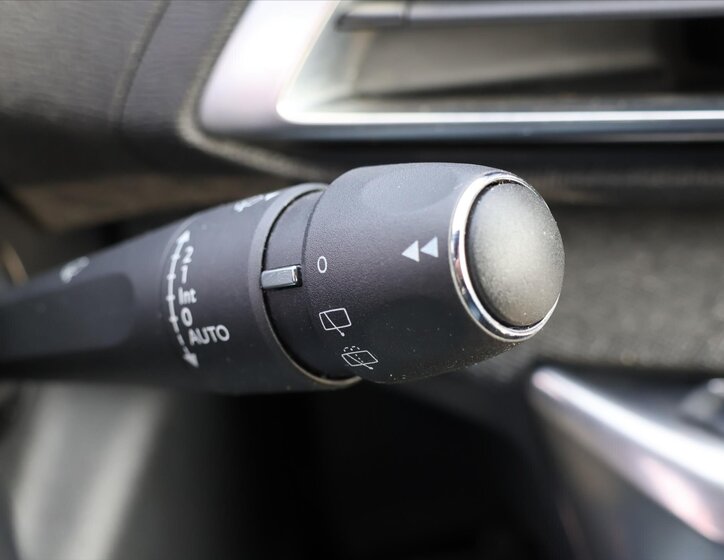 Peugeot 5008 SUV / Terénní 1,2 l 96 kw