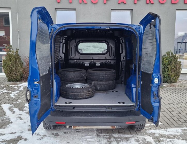 Fiat Dobló cargo Skříň 1,4 l 88 kw